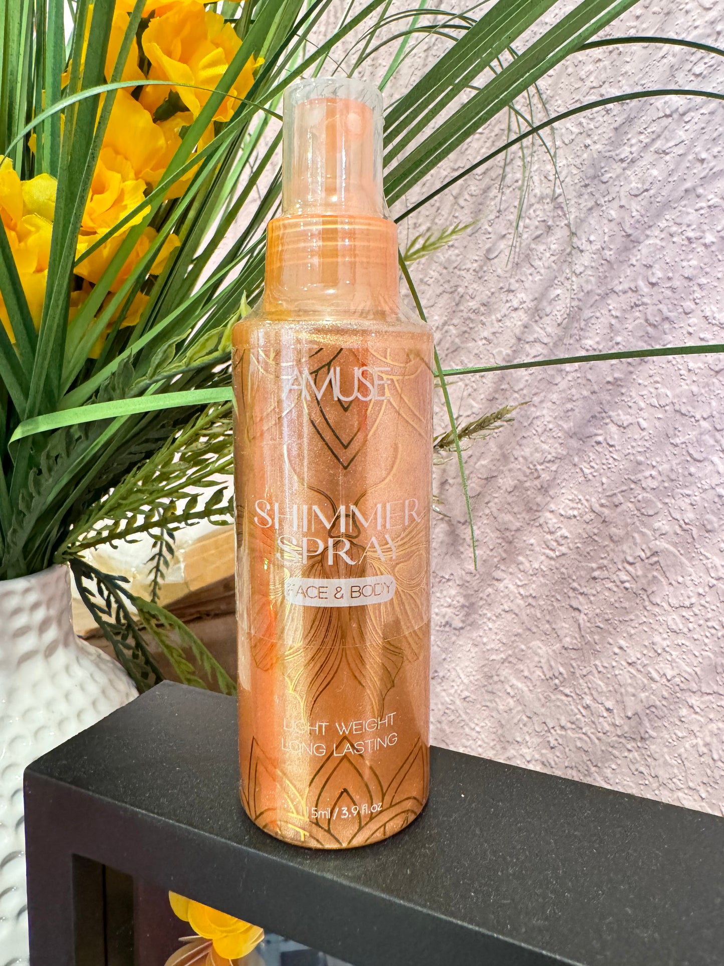 Shimmer spray