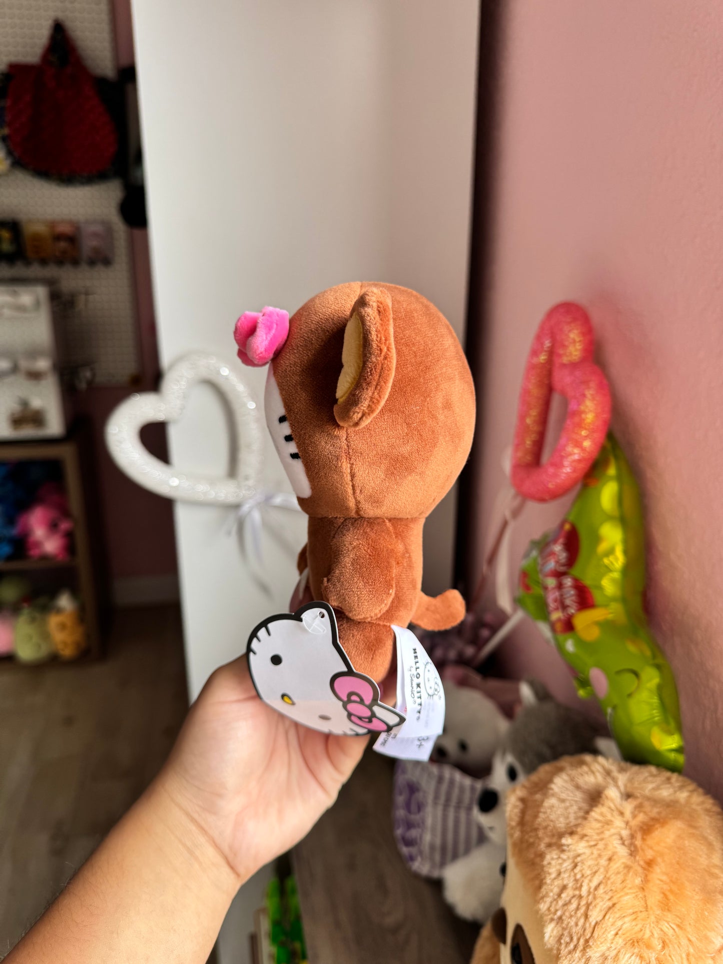 Hello kitty in monkey costume